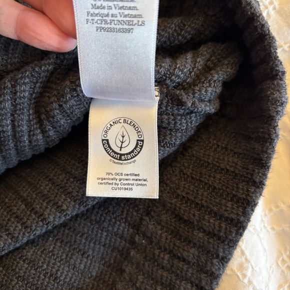 Everlane  Cozy Ribbed  Funnel Neck Sweater Black Size M  Organic Cotton Blend - Picture 11 of 14